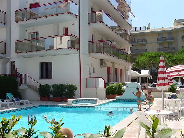 Gîte pour 5 personnes, avec bassin pour enfant et balcon à Lido di Jesolo - 2