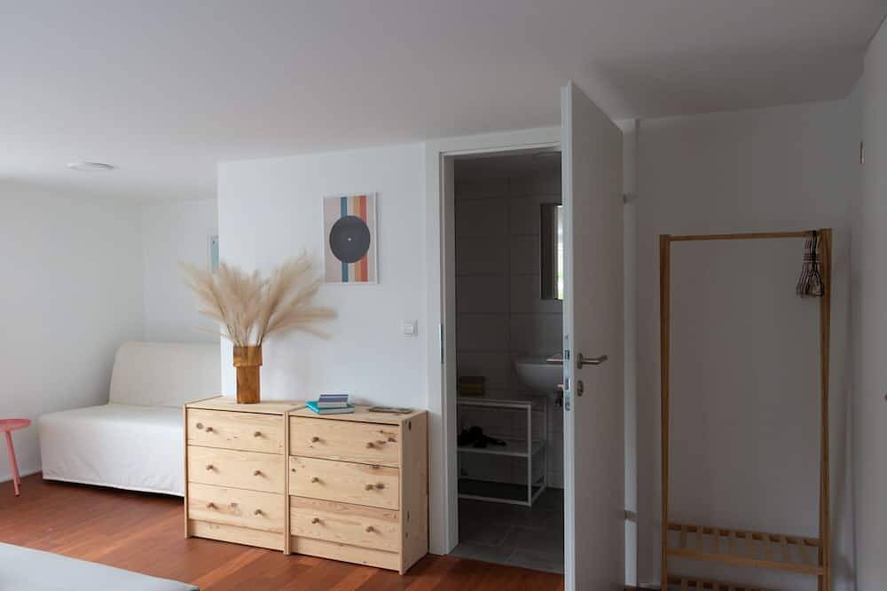 Entire apartment, \"Residential Gem in the Vibrant Dornbirn, Ibiza 3\" in Dornbirn, Bodensee-Vorarlberg