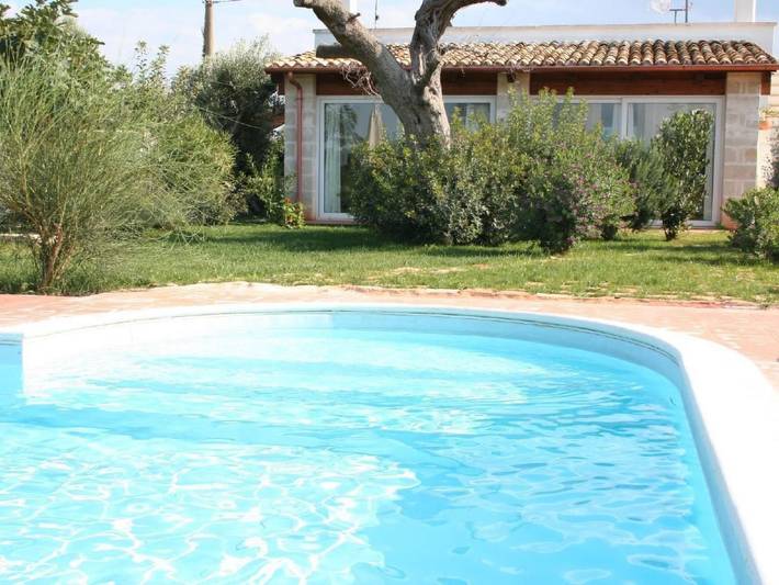 Ferienhaus für 5 Personen, mit Terrasse und Garten sowie Pool und Ausblick in Certosa