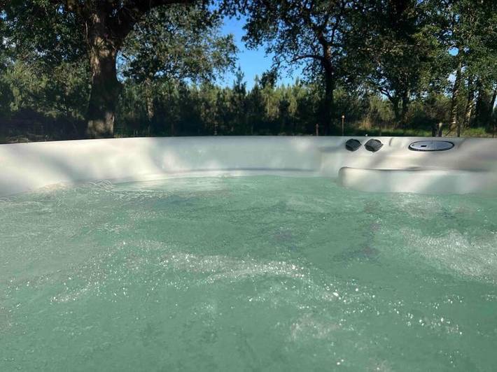 Location de vacances pour 12 personnes, avec jacuzzi ainsi que piscine et jardin dans Sabres - 2