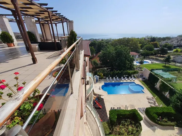 Aparthotel para 6 personas, con jardín además de piscina y vistas - 1