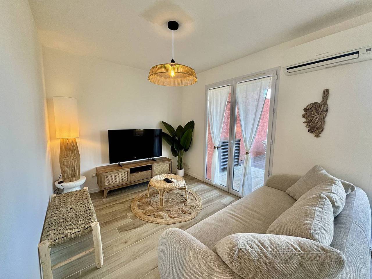 Apartamento vacacional entero, Two comfortable rooms on the heights of Propriano in Propriano, Distrito de Sartène