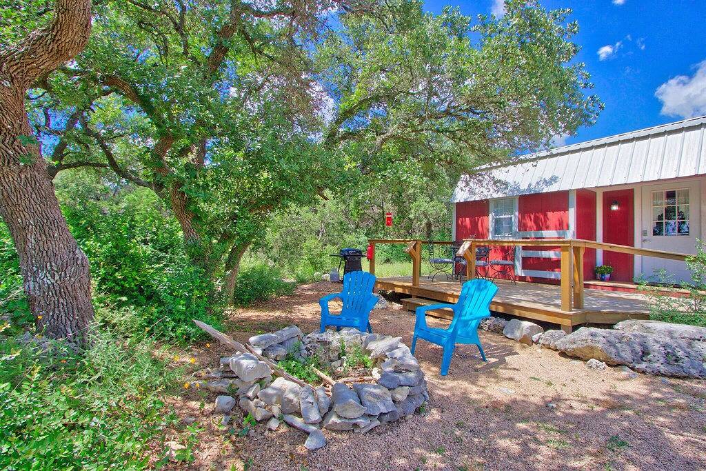 Sunflower Ridge Bungalow - An Outdoor Enthusiasts Wonder in Hays County
