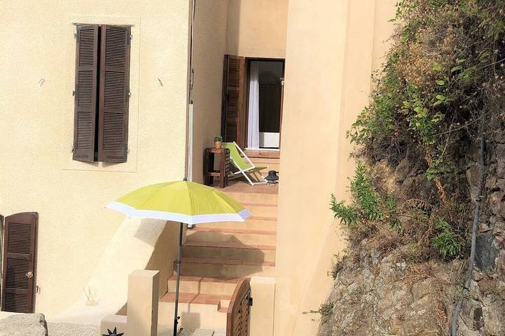 Appartement de Charme, vue sur la mer in Belgodere, Calvi e dintorni