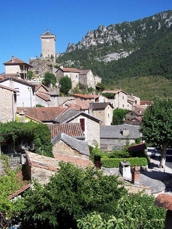 Gîte pour 4 personnes, avec jardin et terrasse, animaux acceptés à Peyreleau - 2