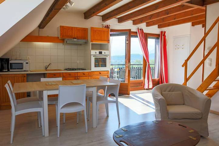 Gîte pour 6 personnes, avec balcon à Lathuile