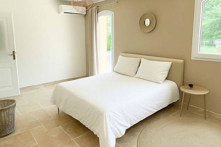 Gîte pour 6 personnes, avec piscine et jardin à Châteaudouble - 4