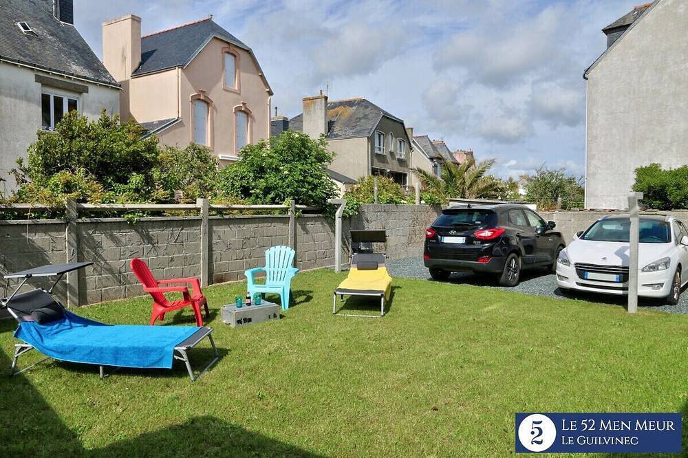 Entire apartment, Sea view, 40m from the beach and 300m from shops in Guilvinec, Quimper region