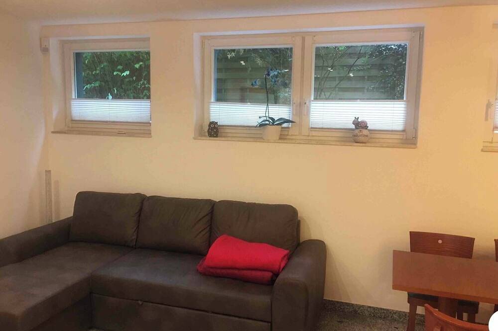 Entire apartment, Souterrainzimmer im Grünen in Rösrath, Rheinisch-Bergischer Kreis