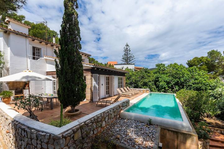 Maison Villa Cala Padri avec Piscine, connexion Wi-Fi, climatisation, terrasse et jardin in Cala Provencal, Capdepera