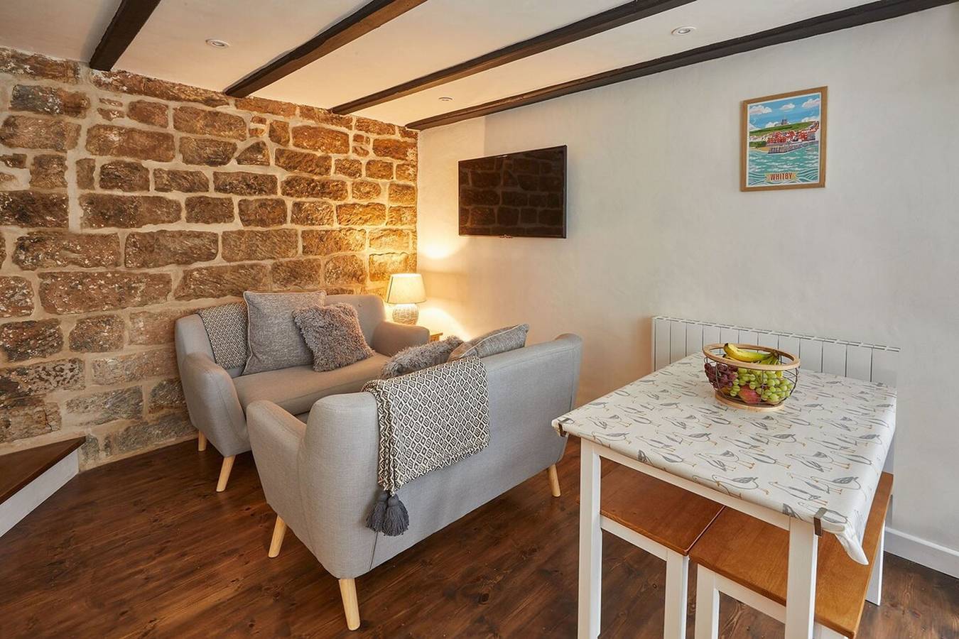 Host Stay Dolphin Cottage 1736 in Whitby, North York Moors National Park