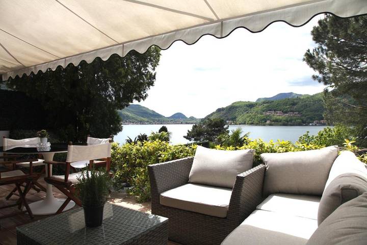 Ferienhaus für 2 Personen, mit Balkon und Terrasse sowie Seeblick und Ausblick in Morcote