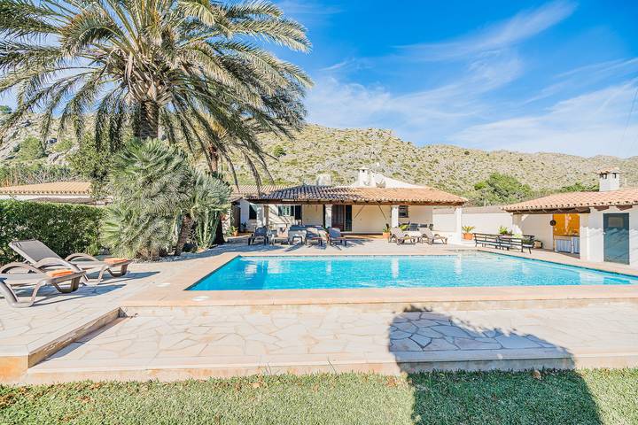 Villa für 8 Personen, mit Terrasse und Garten - 1