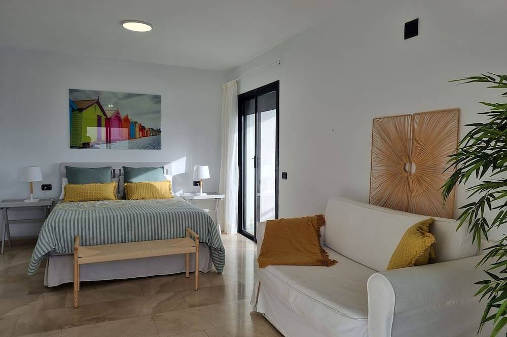 Fantastic Villa in Gran Canaria – Private Pool, Sea Views, Near Beach & Golf in Puerto Rico (Gran Canaria), South Gran Canaria