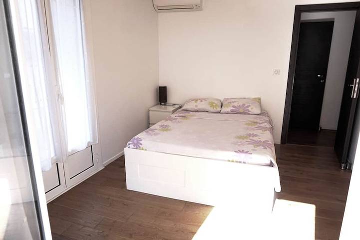 Appartement entier, Loft avec terrasse centre historique in Perpignan, Côte méditerranéenne (France)