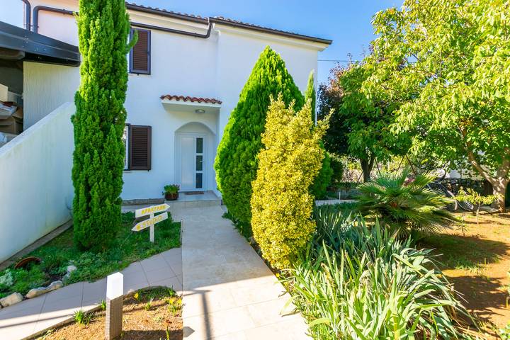 Ferienwohnung für 8 Personen in Pinezici - 2