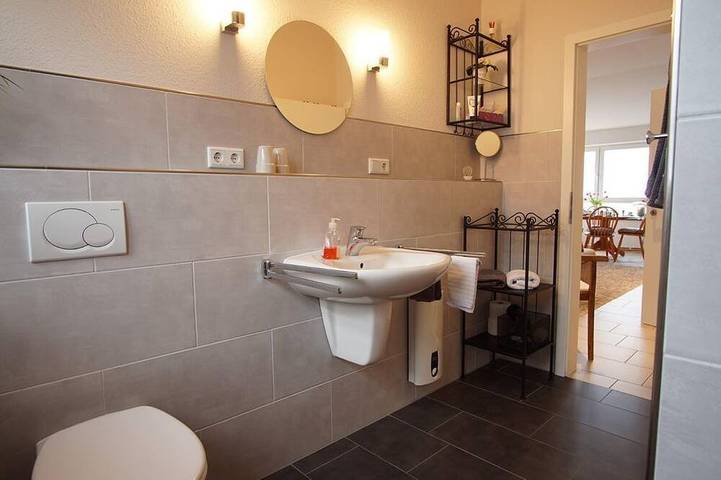 Ferienwohnung für 2 Personen, mit Terrasse und Garten sowie Sauna in Bullay - 4