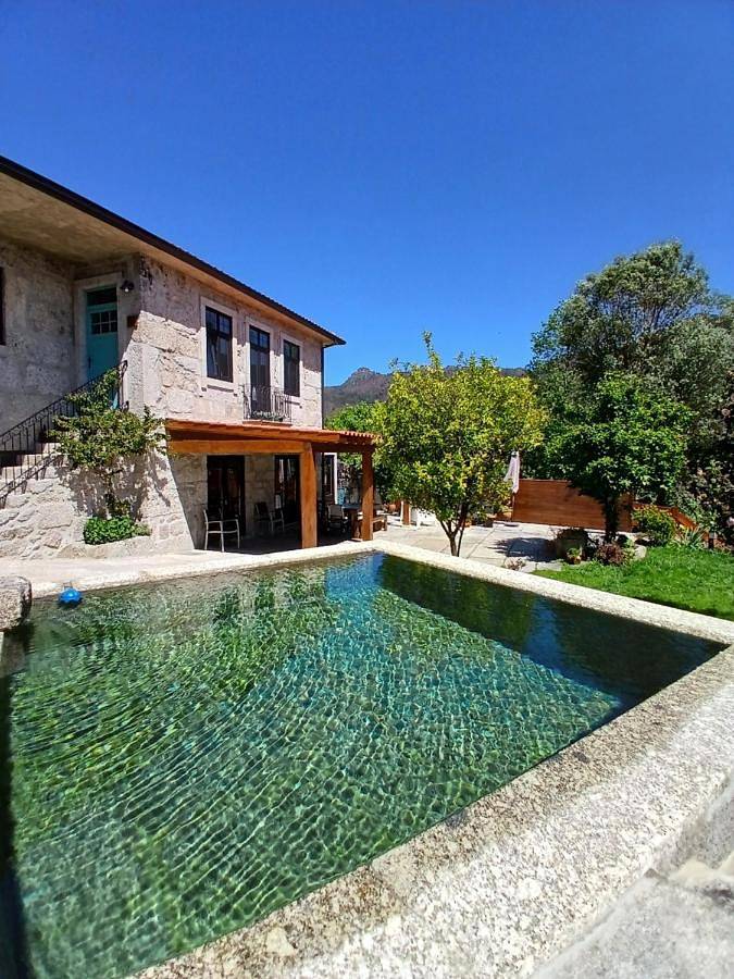 Location de vacances pour 7 personnes, avec vue et vue sur le lac ainsi que jardin et piscine dans Rio Caldo - 2