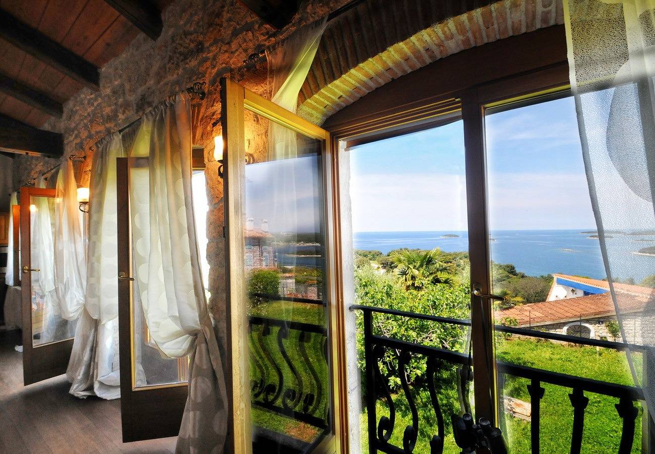 Villa Carla- Istrian Stone Villa with Sea View in Vrsar, Vrsar-Funtana