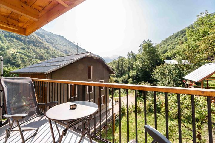Gîte pour 6 personnes, avec jardin, adapté aux familles à La Perrière - 4