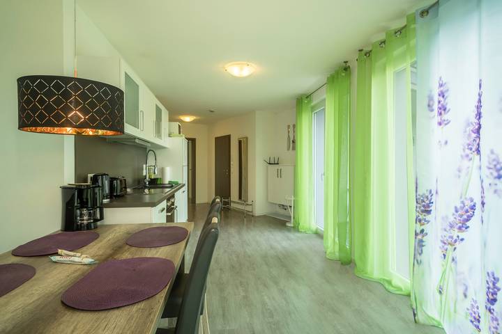 Ferienwohnung für 4 Personen, mit Garten und Seeblick - 1