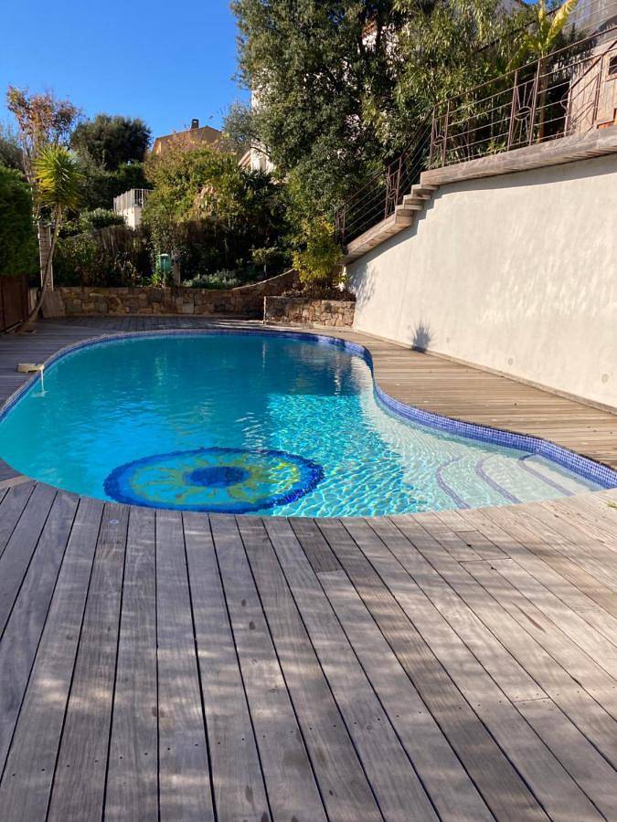Villa pour 8 personnes, avec vue ainsi que jardin et piscine, animaux acceptés à Fréjus