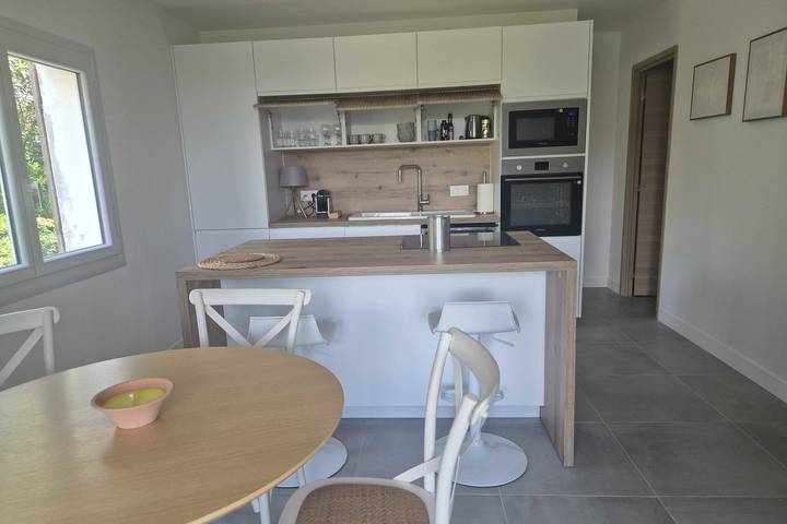 Gîte pour 4 personnes, avec jardin à Rayol-Canadel-sur-Mer - 2