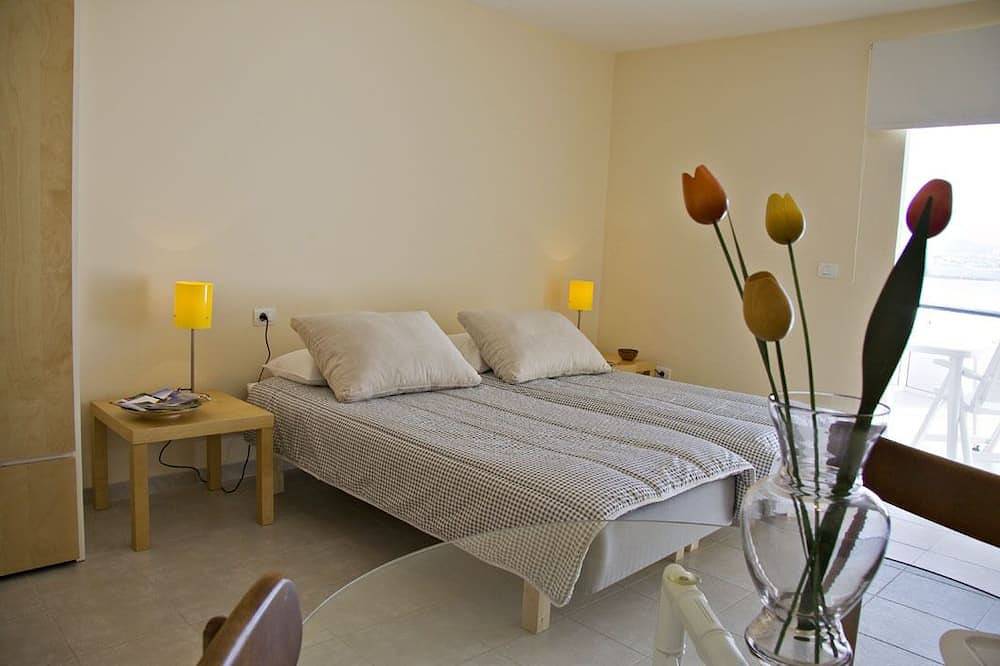 Ganze Wohnung, Studio mit Pool, Terrasse und Meerblick in Punta del Hidalgo, San Cristóbal de La Laguna