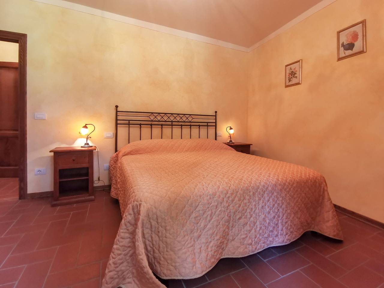 Ganze Ferienwohnung, Ruhig gelegene Ferienwohnung mit herrlichem Blick auf die Weinberge in Loro Ciuffenna, Valdarno