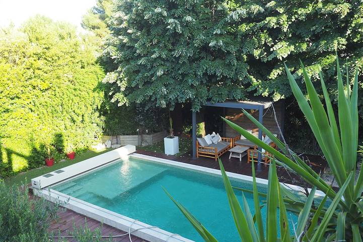 Bungalow pour 24 personnes, avec Jardin et Piscine à Antibes