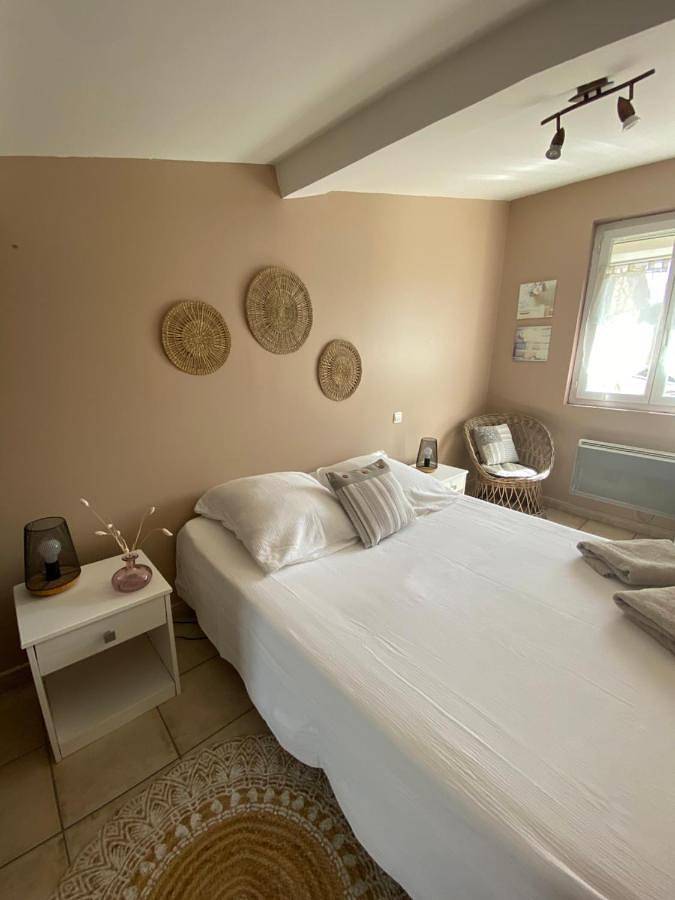 Gîte pour 4 personnes, avec jardin ainsi que balcon et piscine à Puisserguier - 3