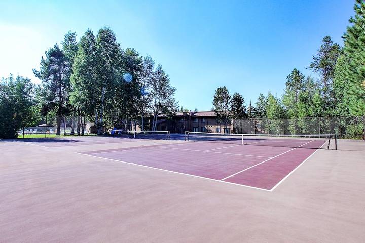Vacation rental for 6 people, with pool and terrace as well as sauna and hot tub in McCall