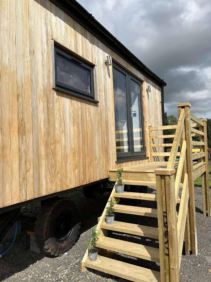 Cwtch Cader Shepherds Hut in Snowdonia
