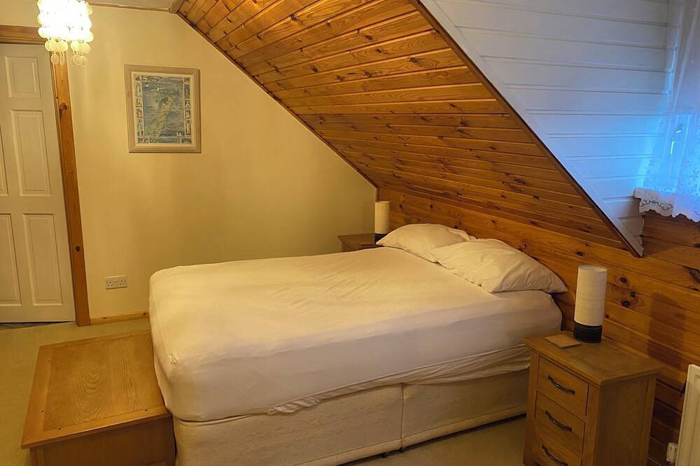 Luxuriöse private Hütte mit Whirlpool im Freien und Meerblick am Strangford Lough in Strangford Lough