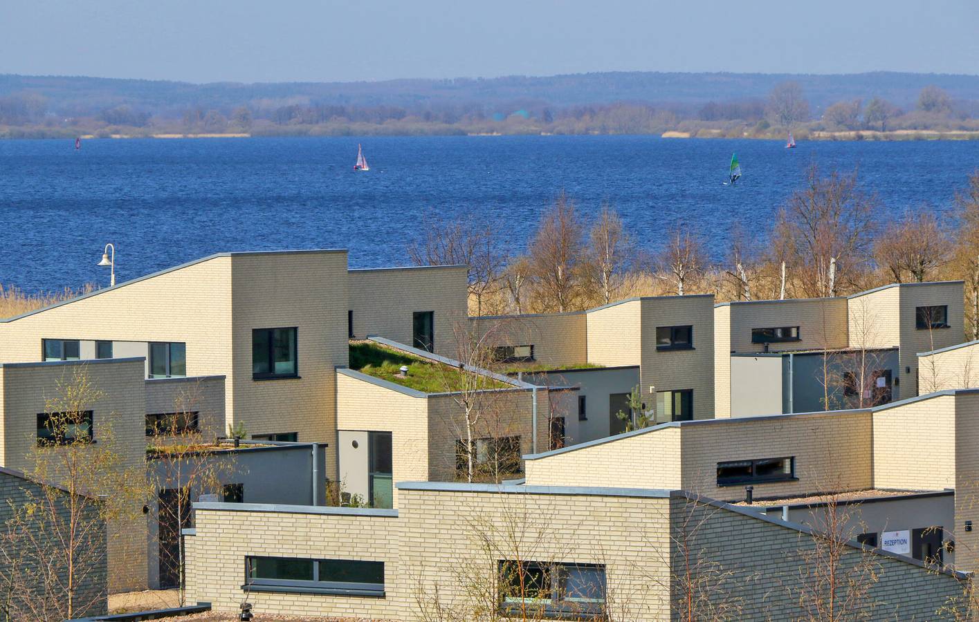 Lakeside Haven: Modernes Apartment mit Sauna und WLAN in Marissa Ferienpark, Lembruch