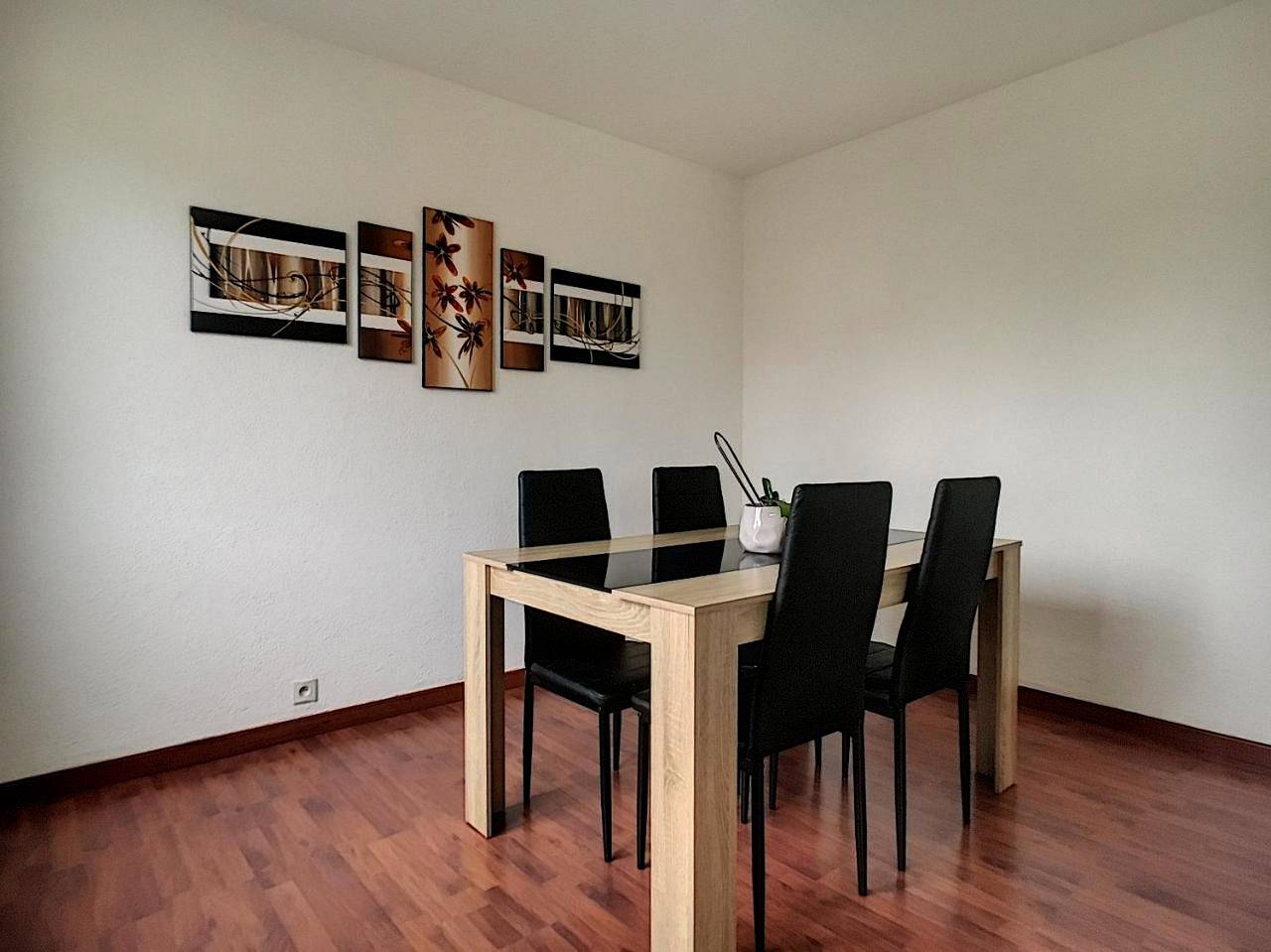 Appartement entier, Two-Bedroom Apartment in Châlons-en-Champagne, Marne