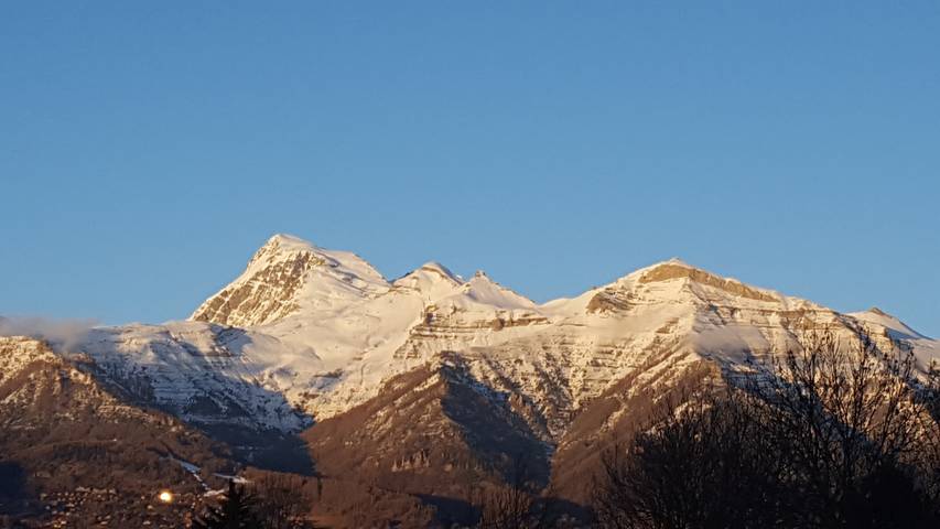 Location de vacances pour 6 personnes, avec jardin à Forest-Saint-Julien