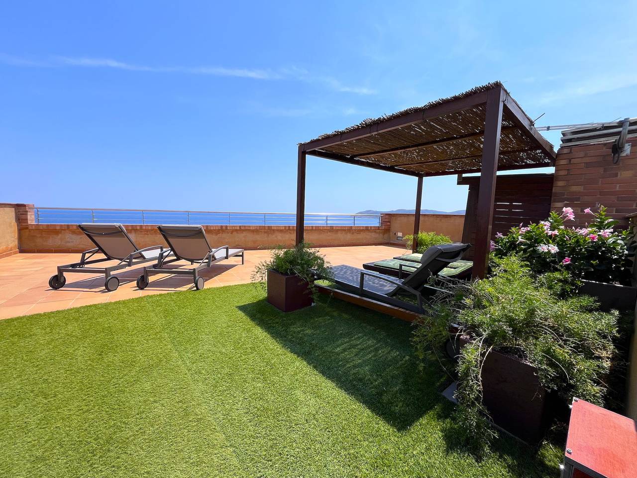 Entire apartment, Apartment 'Great Sea Views-pool Private' with Sea View, Wi-Fi and Air Conditioning in Llanca, Upper Empordà