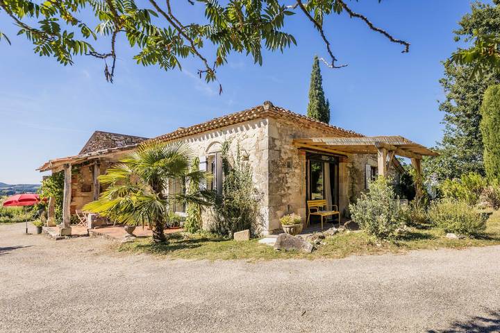 Gîte pour 6 personnes, avec piscine, animaux acceptés
