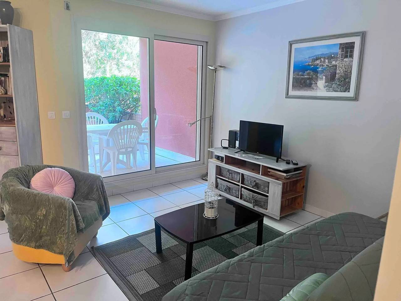 Appartement entier, Appartement « Les Pieds Dans L’Eau » vue Mer in Théoule-sur-Mer, Massif de l'Esterel