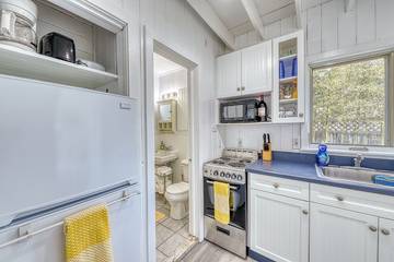 Vacation Apartment for 4 Guests in Fire Island, Long Island, Picture 1