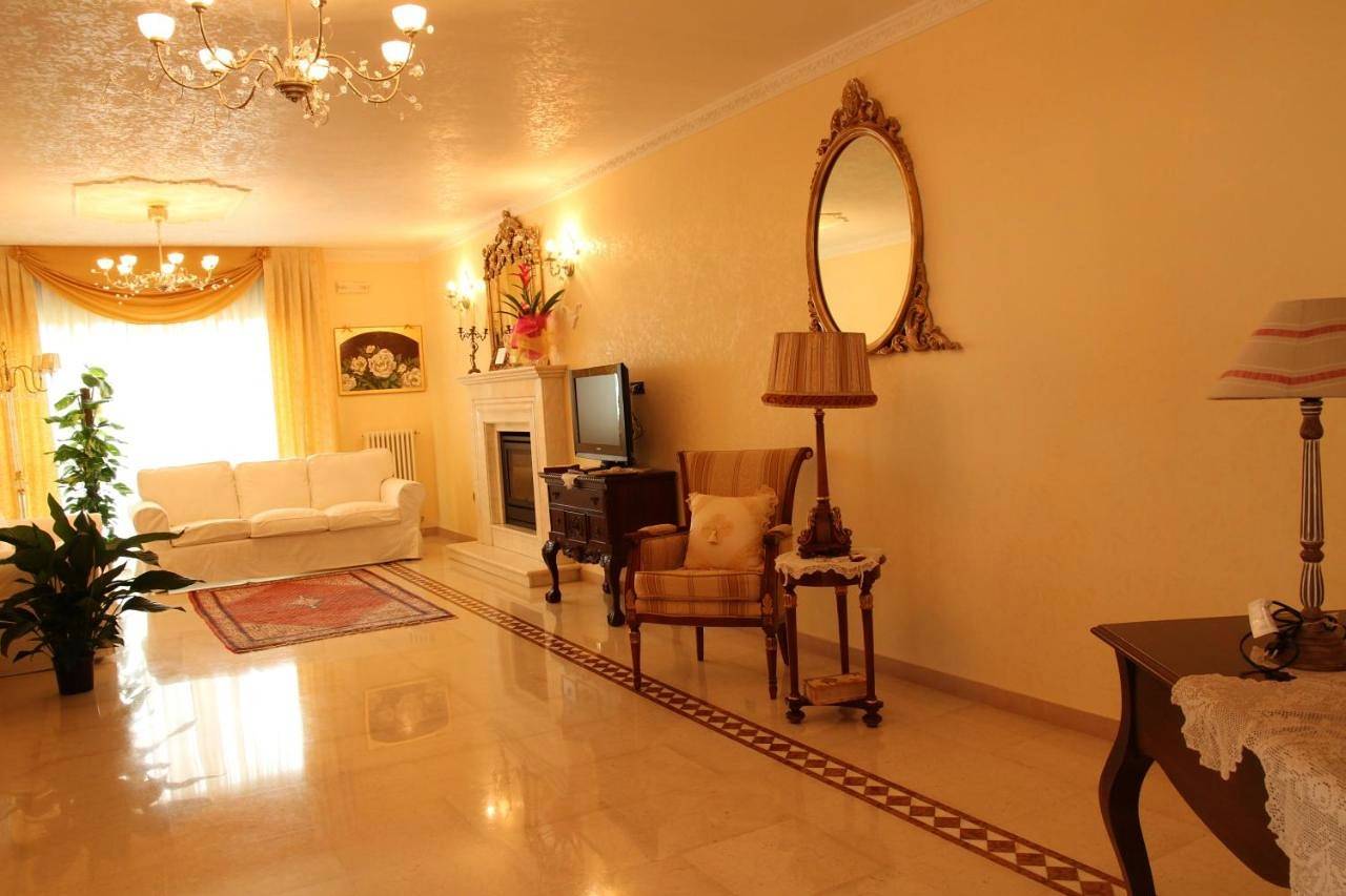 Small Double Room in Vico del Gargano, Gargano
