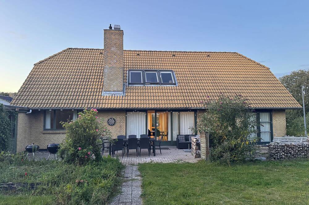 The Sunflower: 7Br, 3Ba Retreat w/ Garden & Parking in Munkebo in Munkebo, Kerteminde und Umgebung