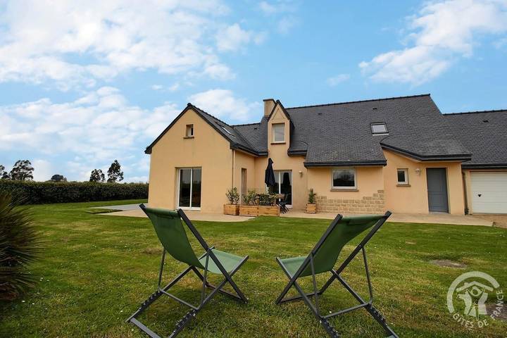 Gîte pour 7 personnes, avec terrasse et jardin à Ploubazlanec - 3