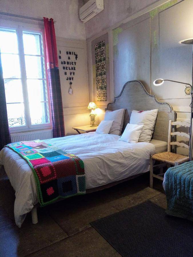 Gîte pour 2 personnes, avec piscine ainsi que vue et jardin à Vauvert - 2