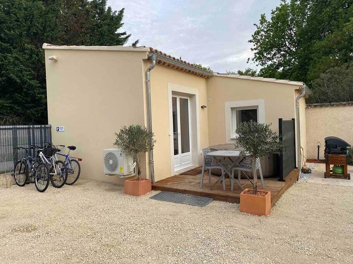 Apartamento para 2 personas, con Jacuzzi y Terraza además de Jardín y Piscina en Mondragon