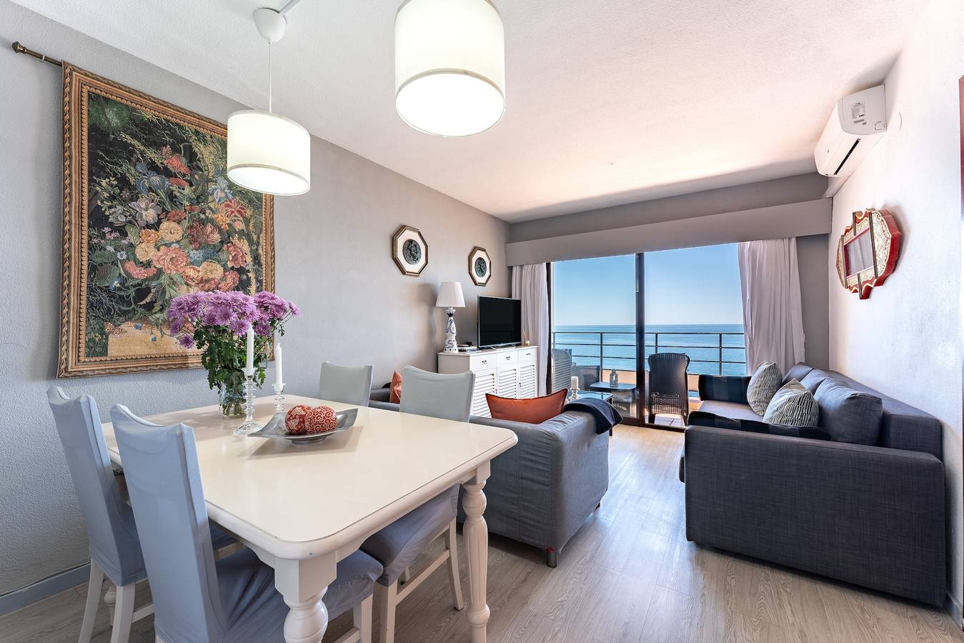 Entire apartment, Apartment 'Apartamento Benalmadena Costa' with Sea View, Wi-Fi and Air Conditioning in Torremuelle, Benalmádena