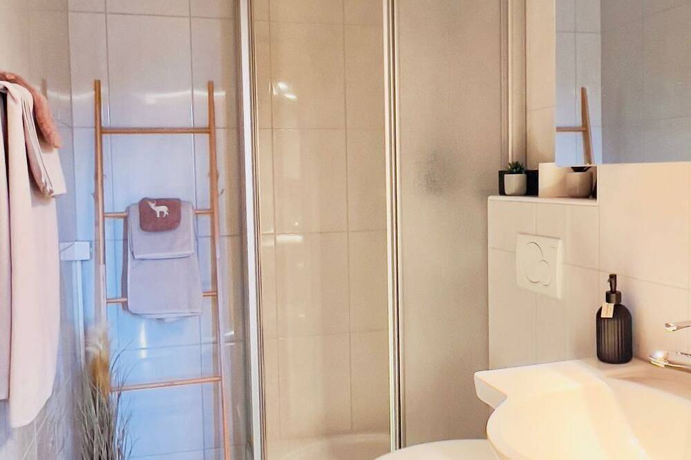 Geheel appartement, Chalet Alpenblick in Sigriswil, Meer van Thun