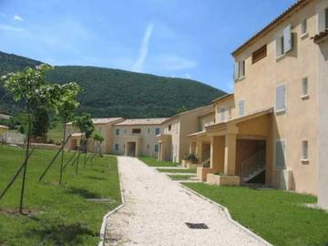 Gîte pour 2 personnes, avec balcon/terrasse à Montbrun-les-Bains