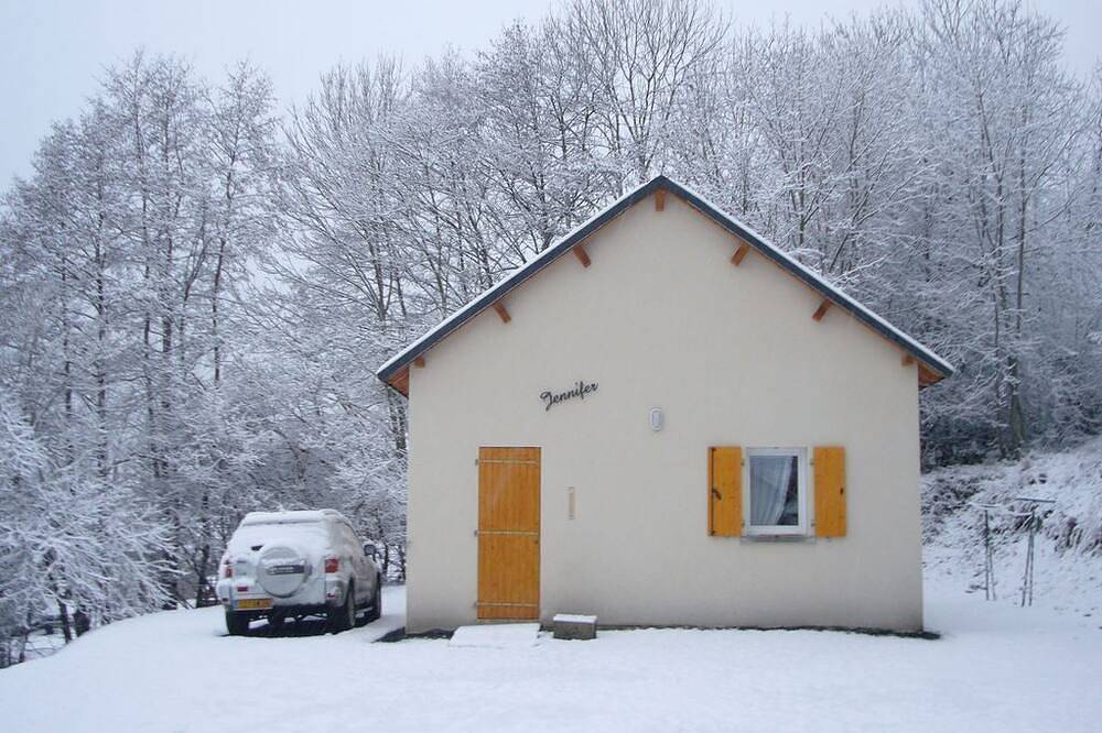 -- chalet jennifer -- in Laveissière, Parc naturel régional des Volcans d'Auvergne